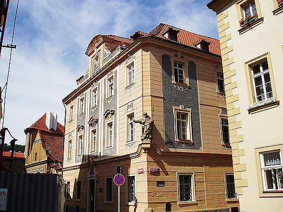 Generální oprava fasády domu U Lužického semináře